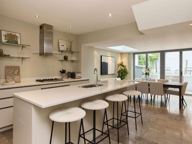 Apartment for rent in Brompton, Greater London