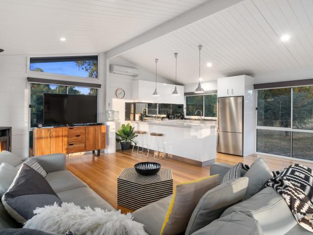 Cottage for sale in Victoria
