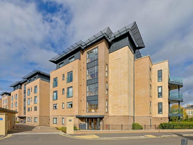 Apartment for rent in Warden Hill, Cheltenham