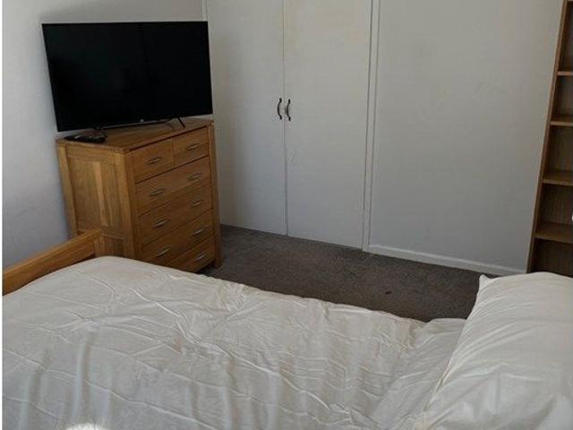 Room for rent in Golden Valley, Gloucestershire