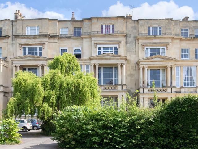 Apartment for rent in Warden Hill, Cheltenham