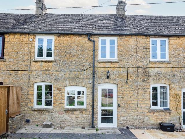 House for rent in Fossebridge, Gloucestershire