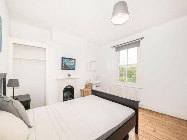 House for rent in Charlton, London