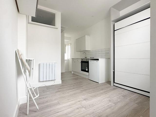 Studio for rent in Brunswick