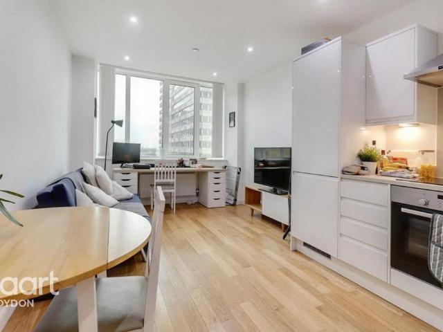 House for rent in London Borough of Croydon, Greater London