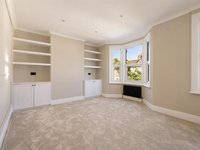 Apartment for rent in Leyton, Greater London