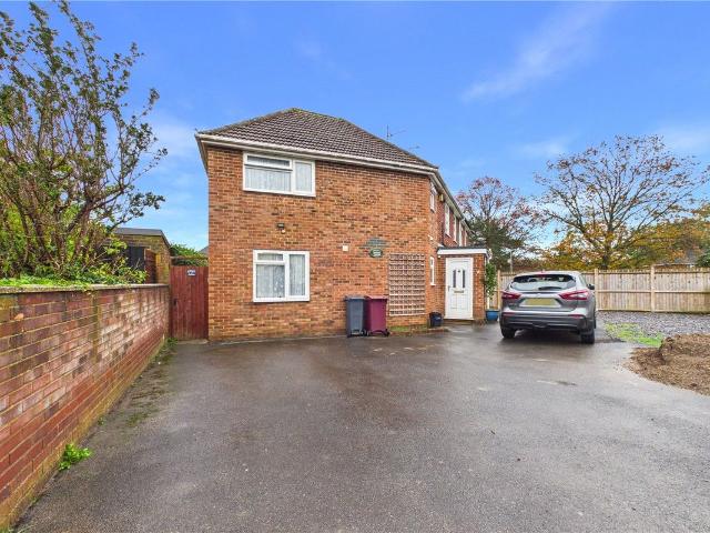House for rent in The Triangle, Reading