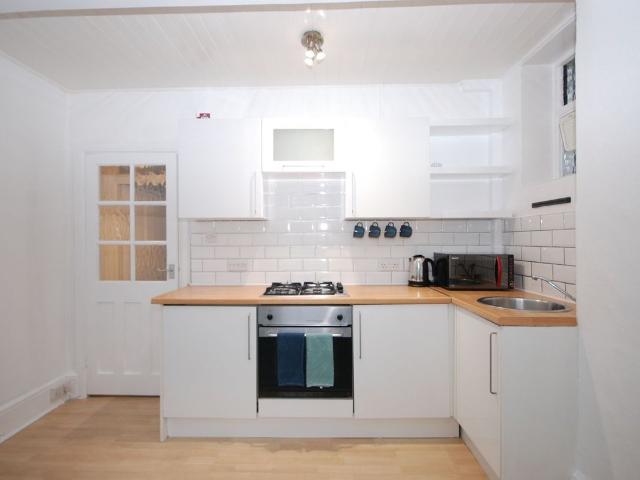 Apartment for rent in Stockwell, Greater London
