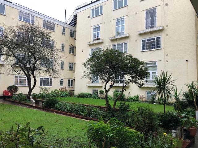 Apartment for rent in Stockwell Park, Greater London