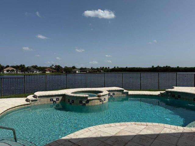 House for sale in Weston