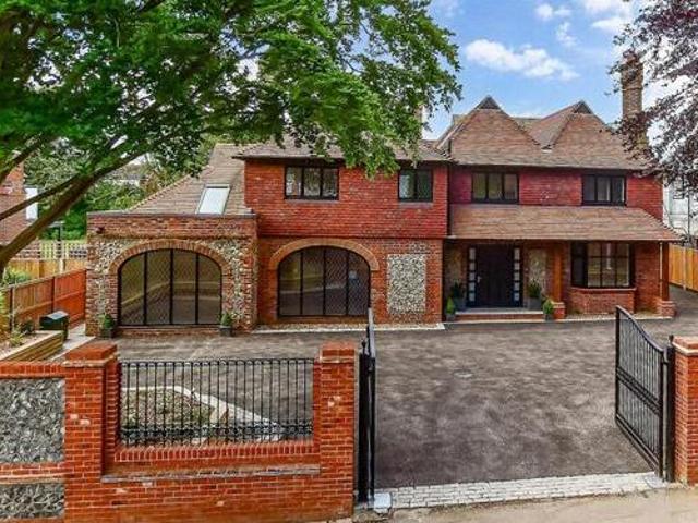 House for sale in Acol, Kent