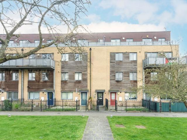 Apartment for rent in Alperton, Greater London
