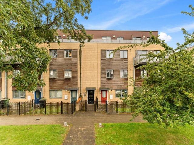 Apartment for rent in Alperton, Greater London