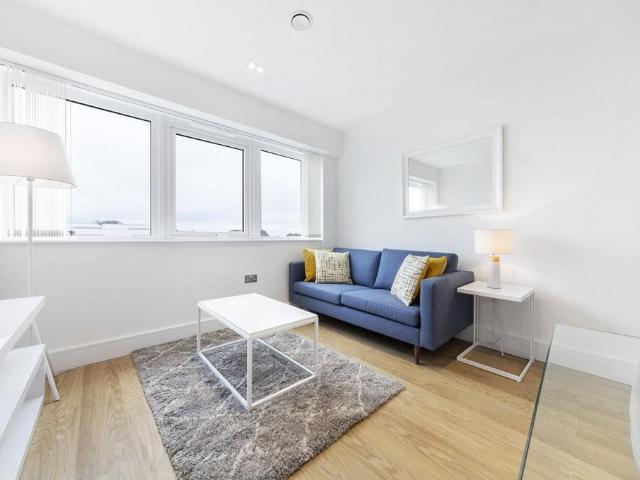 Apartment for rent in Farley Hill, Spring Park