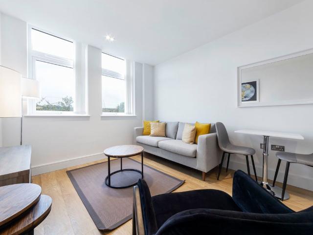 Apartment for rent in Farley Hill, Spring Park
