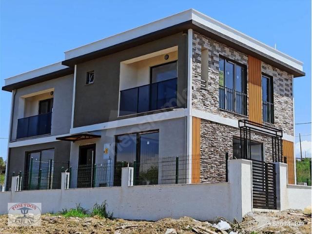 Kemiklialan, Lapseki içerisinde satılık Villa