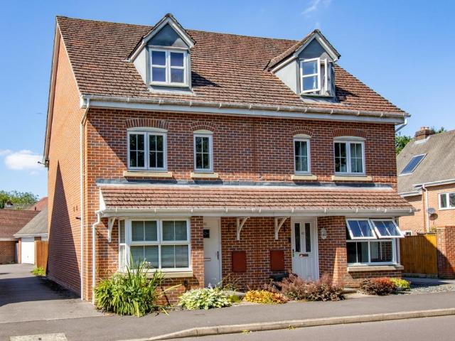 House for rent in Four Marks, East Hampshire