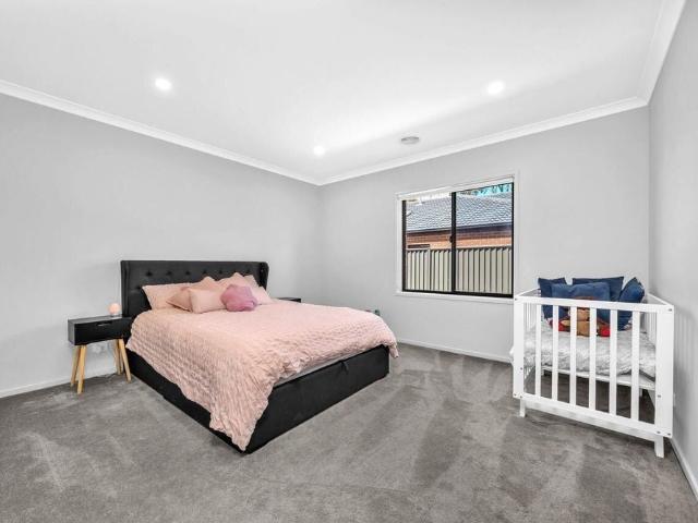 Room for rent in Lara, Victoria