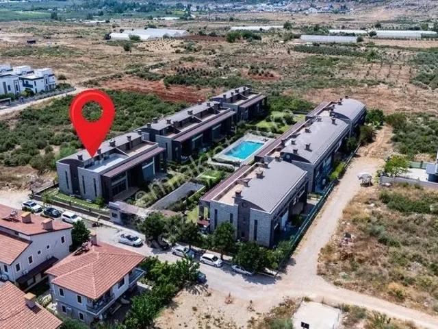 Kemerağzı Mahallesi, Aksu içerisinde satılık Villa