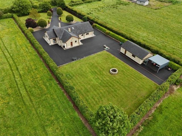 Detached House for sale in Lecarrow, Connacht