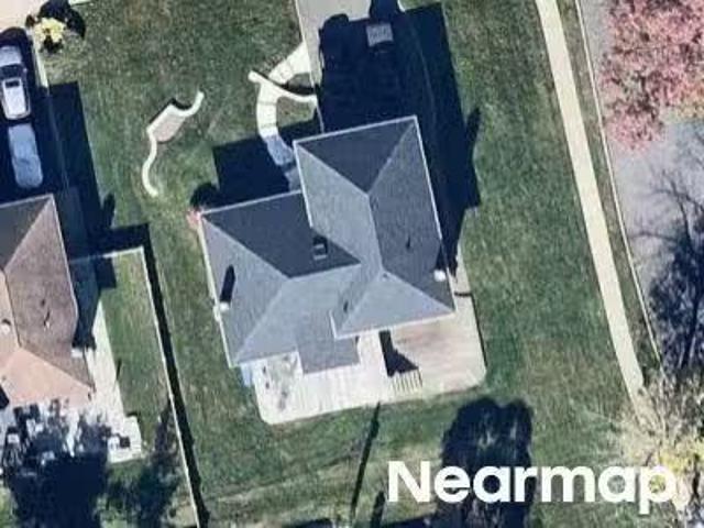House for sale in Hicksville