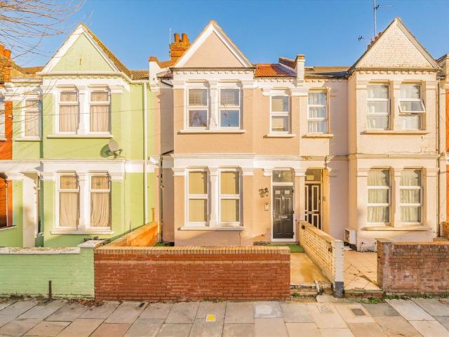 Apartment for rent in Cricklewood, Greater London