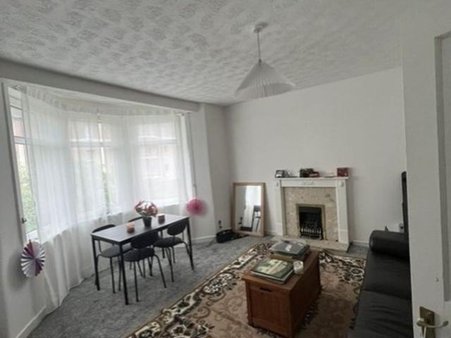 Apartment for rent in Scotstounhill, Scotstoun
