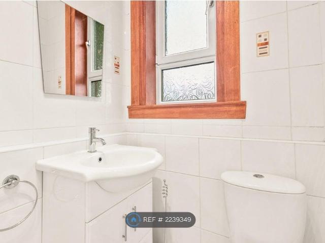 Apartment for rent in Scotstounhill, Scotstoun