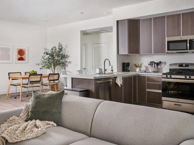 Room for rent in Canoga Park, California