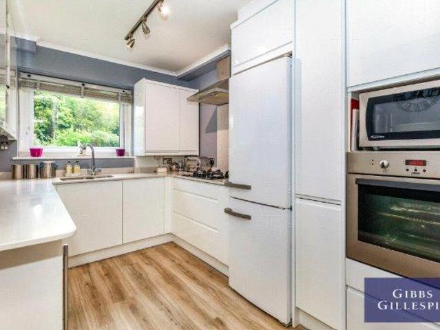Apartment for rent in Larchmoor Park, Buckinghamshire