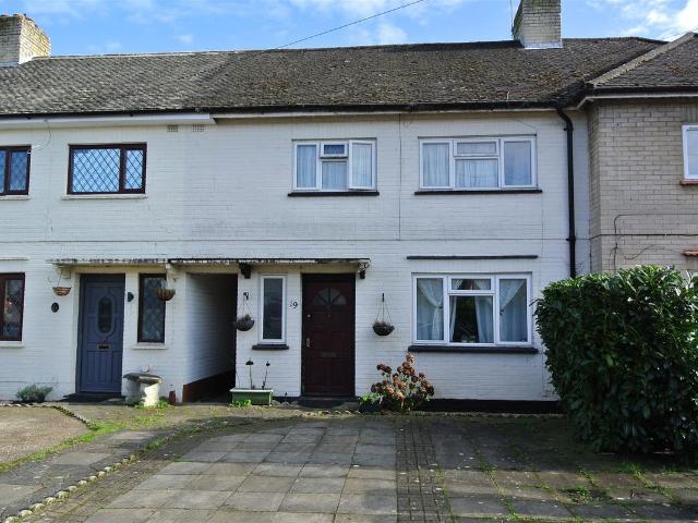 House for rent in Row Town, Surrey