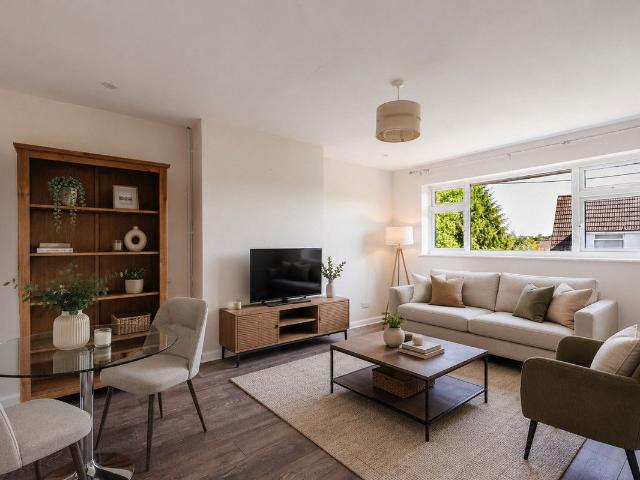 House for rent in Pilgrims' Hatch, Navestock Side