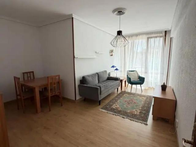 Apartamento en alquiler en Laredo