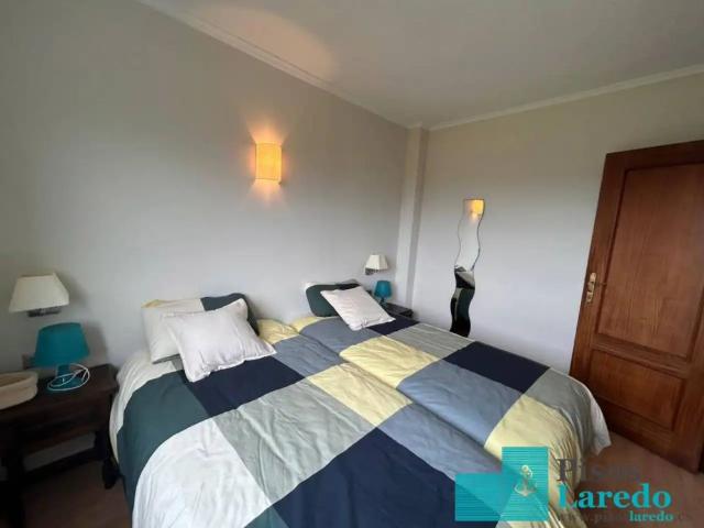 Apartamento en alquiler en Laredo