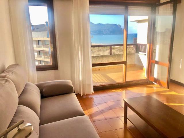 Apartamento en alquiler en Laredo