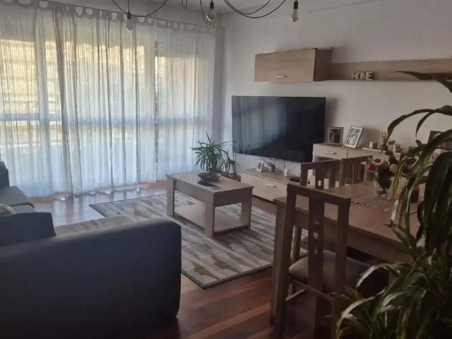 Apartamento en alquiler en Laredo