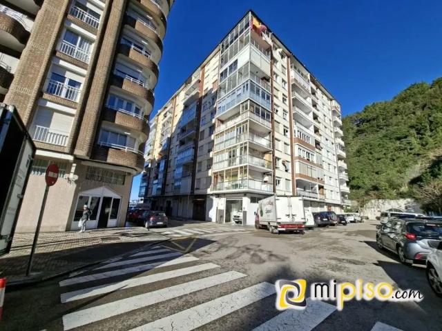 Apartamento en alquiler en Laredo
