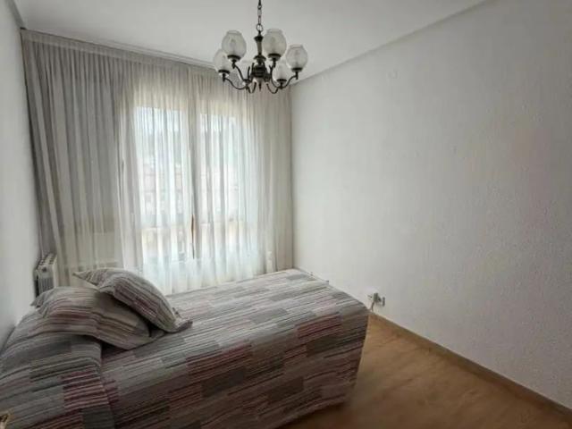 Apartamento en alquiler en Laredo