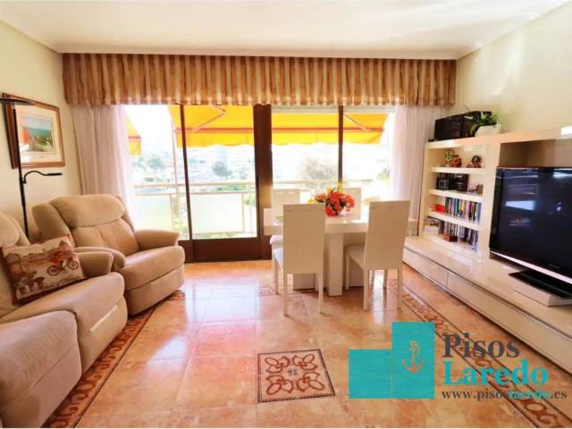 Apartamento en alquiler en Laredo