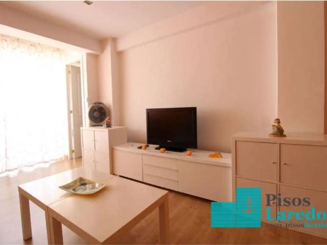 Apartamento en alquiler en Laredo