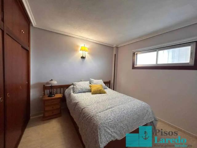 Apartamento en alquiler en Laredo