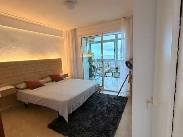 Apartamento en alquiler en Laredo