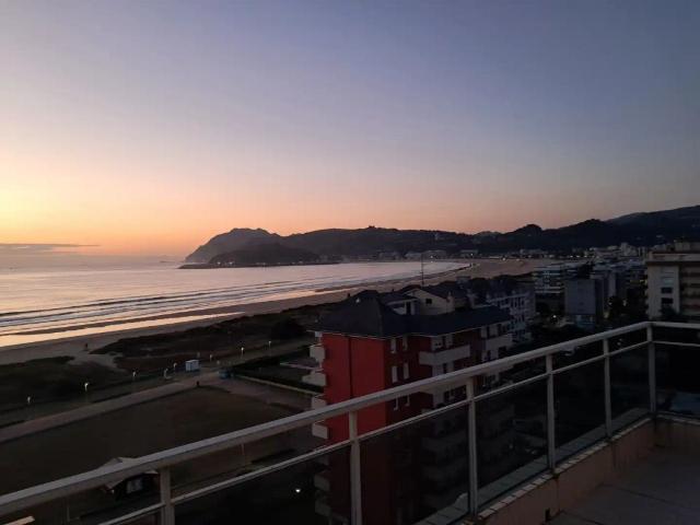 Apartamento en alquiler en Laredo