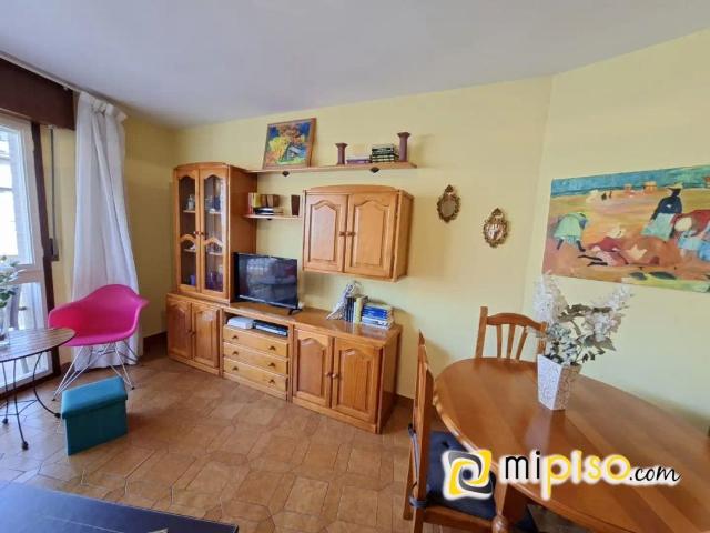 Apartamento en alquiler en Laredo