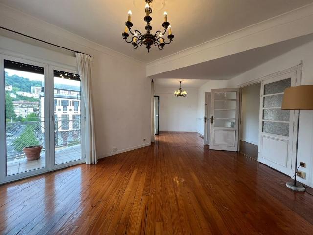 Apartamento en alquiler en Mendebaldea, Donostia-san Sebastián