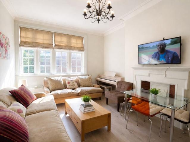 Apartment for rent in Kensington, Greater London