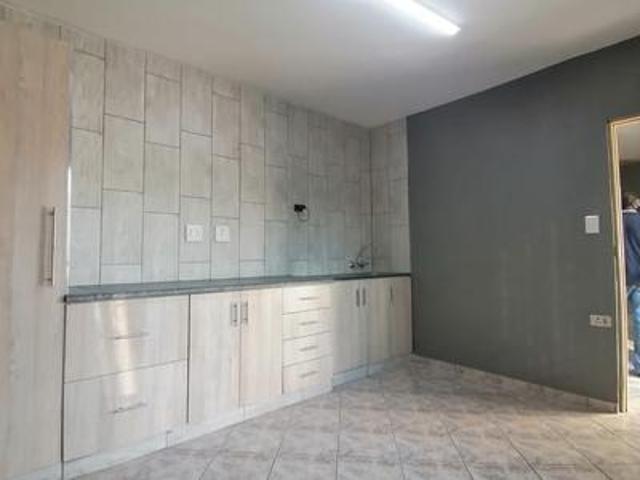Apartment for rent in Newlands