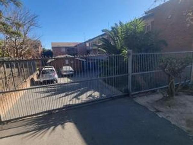 Apartment for sale in Vosloorus, Gauteng