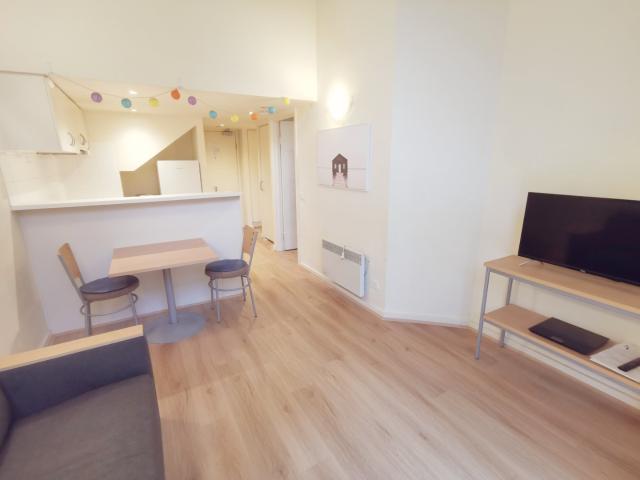 Apartment for rent in Carlton