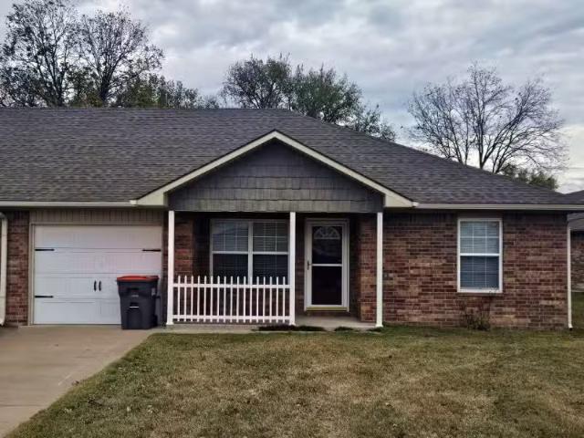 Condo for rent in Grove Condo for rent in Grove
